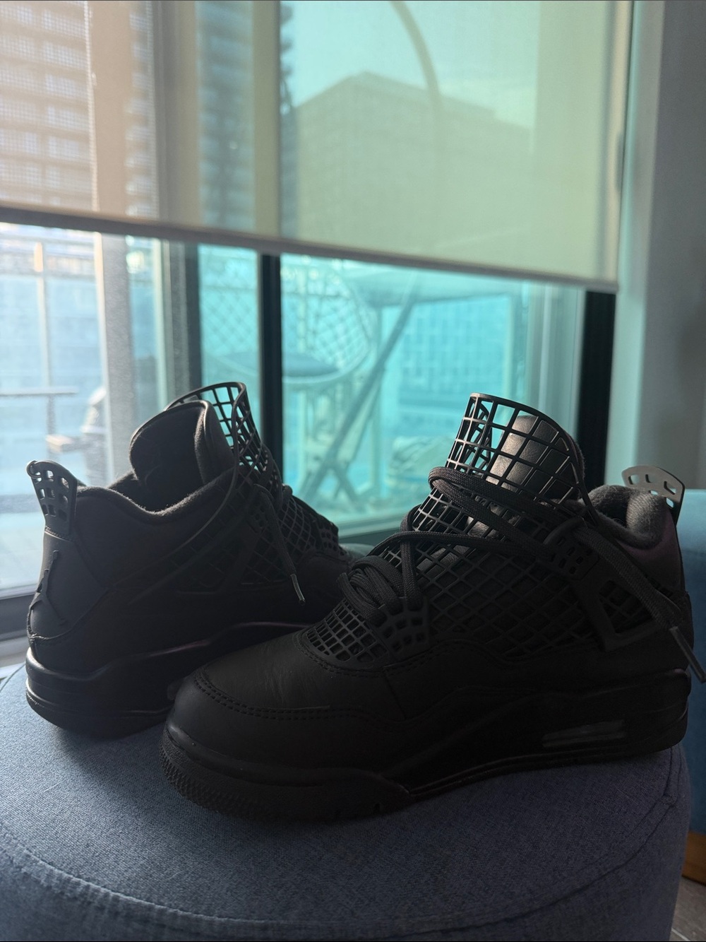 Nike Air Jordan 4 Net
Size 7 US women
Worn twice, like new!